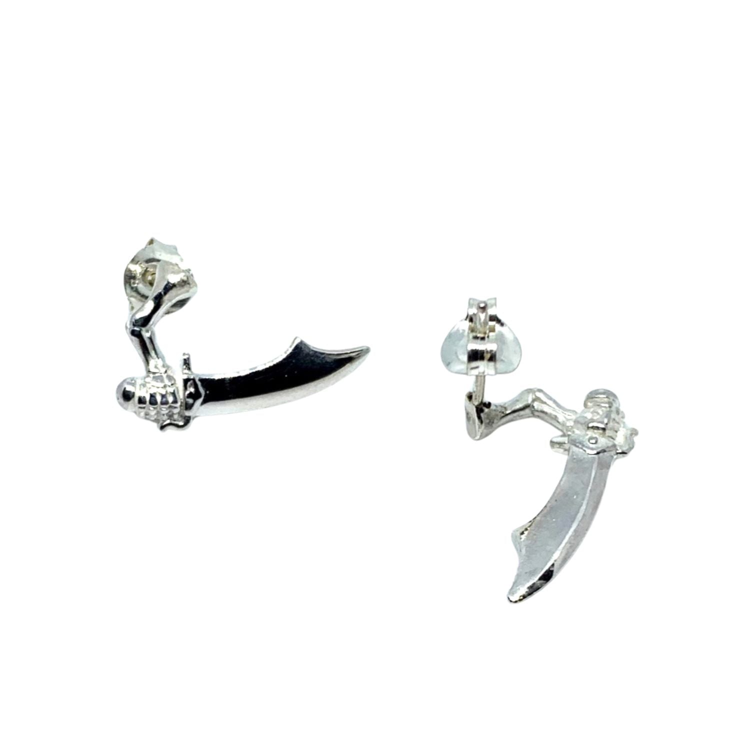 Skull curved dagger solo stud